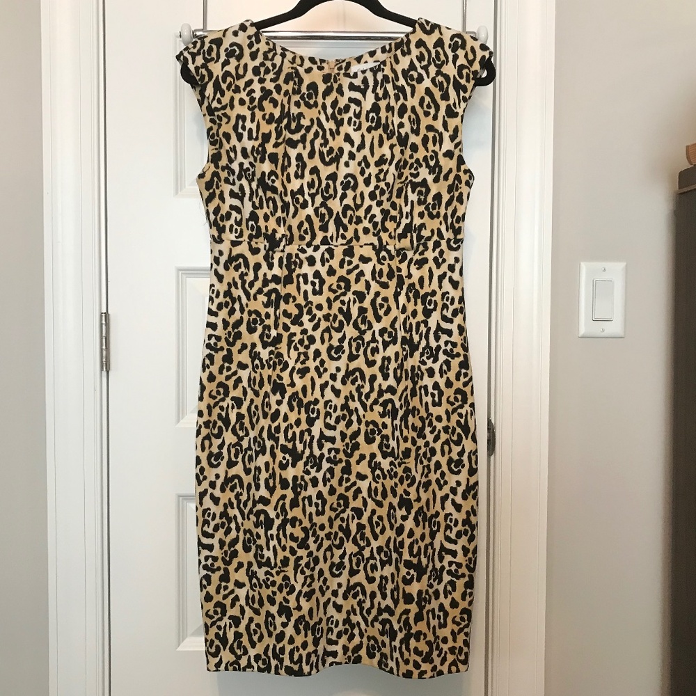 Calvin Klein cream cheetah print sleeveless boat neck midi sheath dress (P)